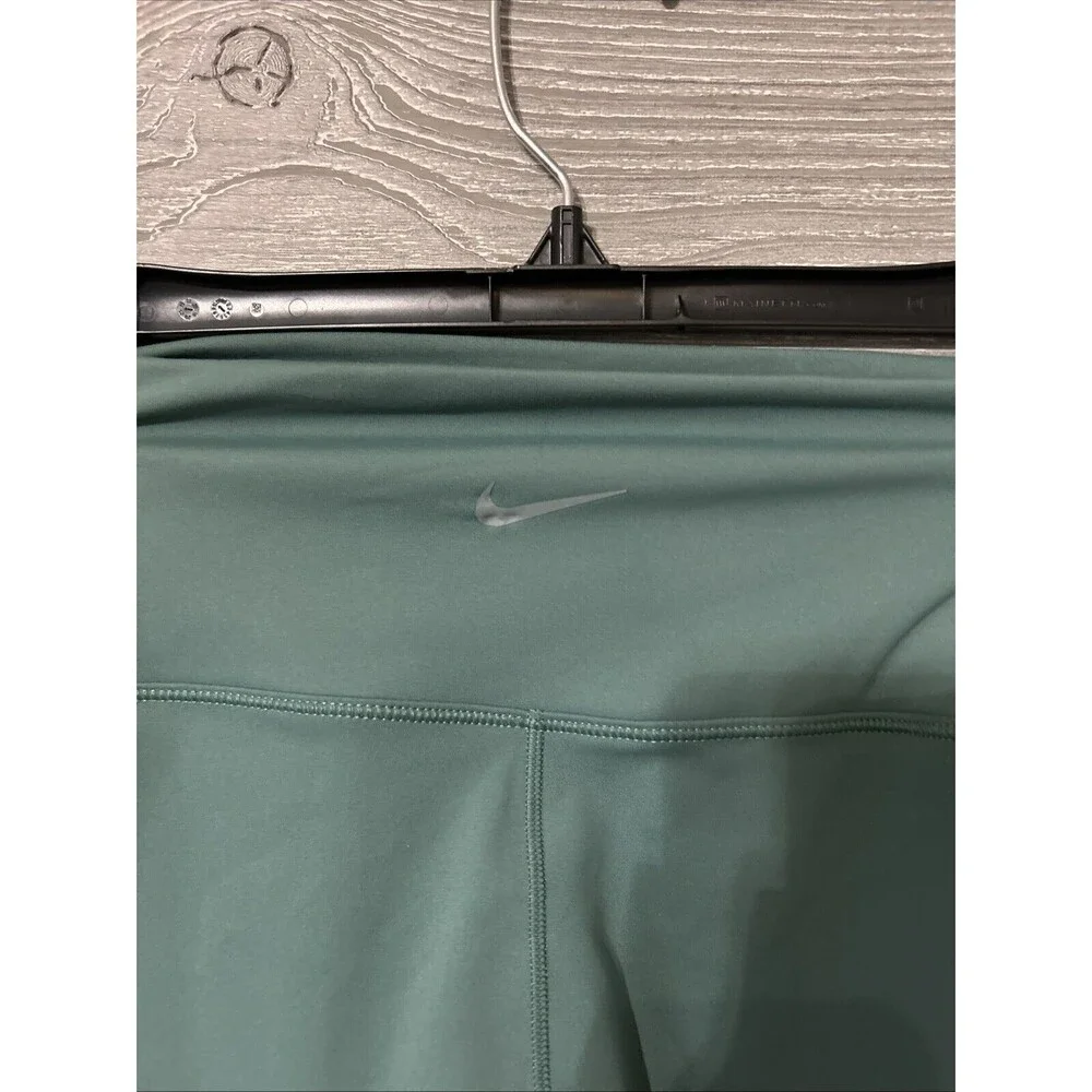 Nike Women's One High-Waisted 8